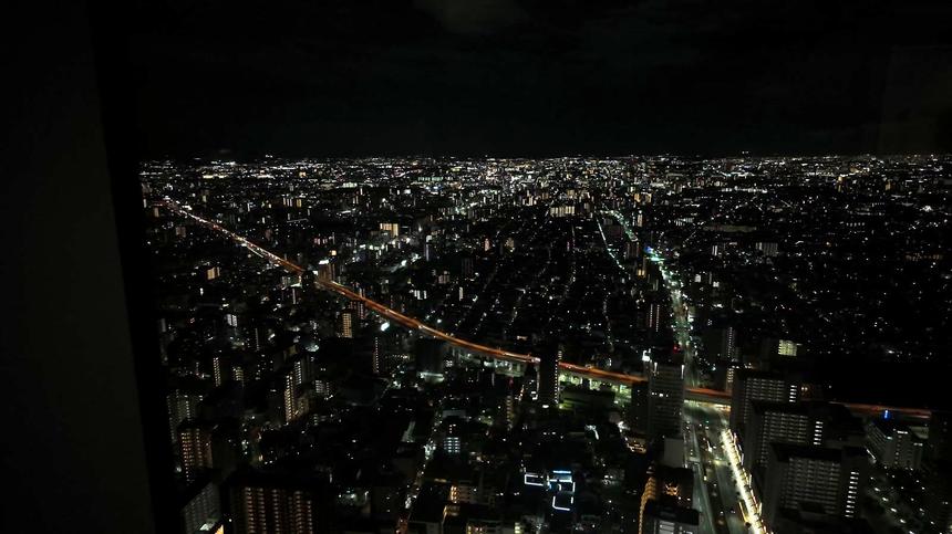 大阪マリオット都ホテルの客室から見た大阪の夜景